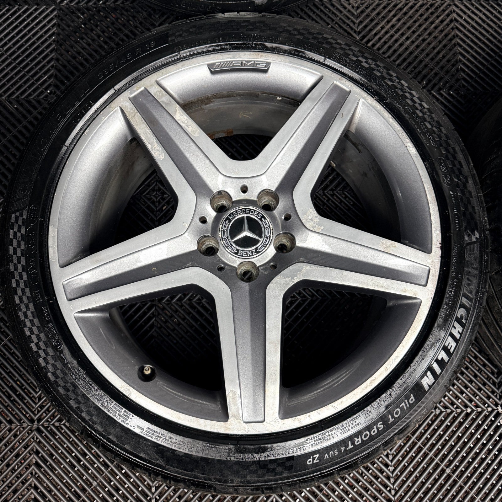 19'' AMG Mercedes GLA Silver 5 Spoke Wheels Tyres Alloys A156401600 Genuine