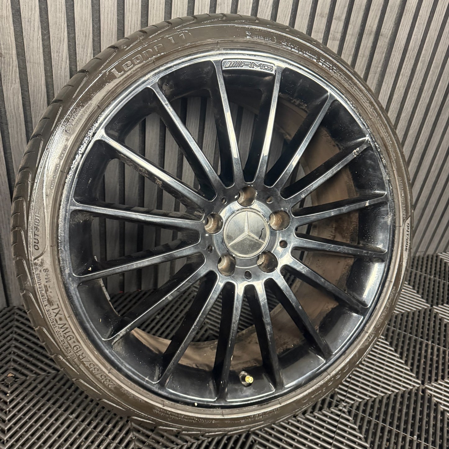 1X 19" GENUINE MERCEDES A CLASS CLA A35 BLACK ALLOY WHEEL TYRE W176 A1764010502