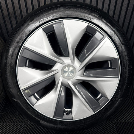 19'' Tesla Model Y Silver With Caps Alloys Wheels 1188222-00-B Genuine