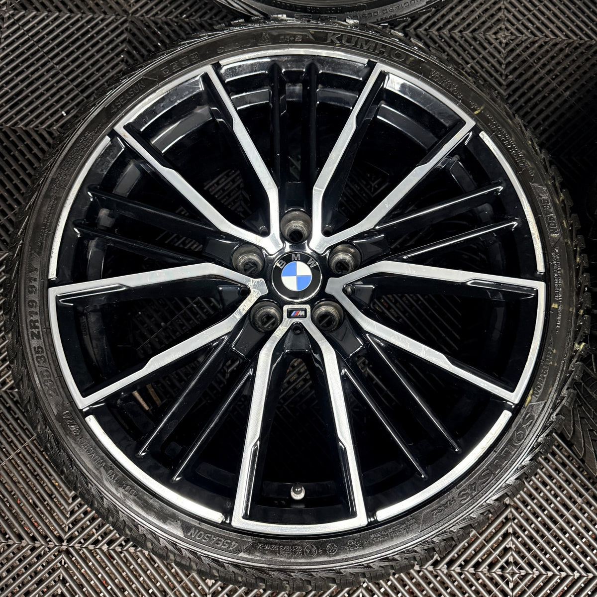19'' BMW 1 Series 552 M Sport 2 F40 F44 Alloy Wheels Tyres 8092356 Genuine