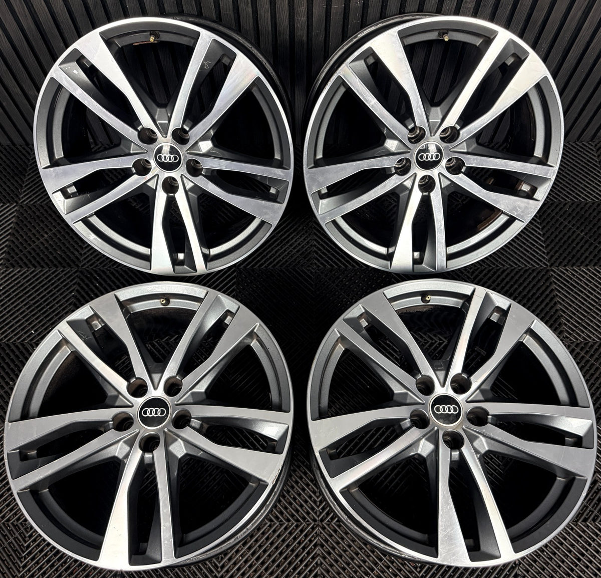 19'' Audi A6 C8 S Line 5 Double Spoke Alloy Wheels A4 B8 B9 4K0601025H Genuine