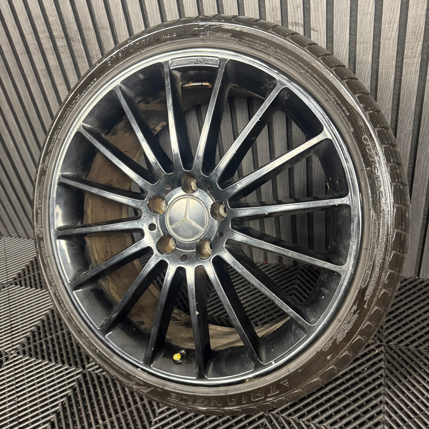 1X 19" GENUINE MERCEDES A CLASS CLA A35 BLACK ALLOY WHEEL TYRE W176 A1764010502