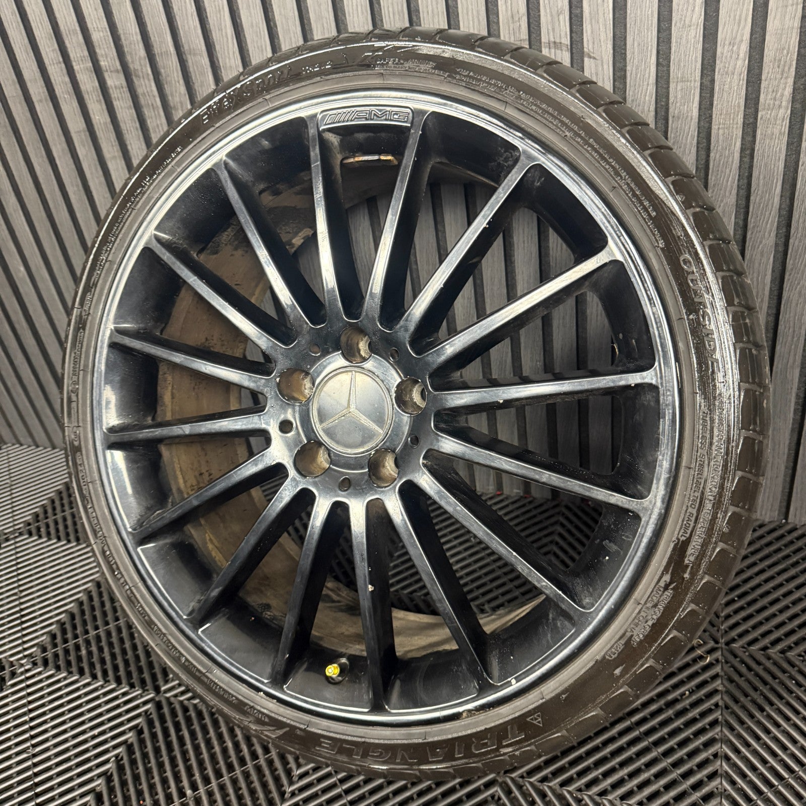 1X 19" GENUINE MERCEDES A CLASS CLA A35 BLACK ALLOY WHEEL TYRE W176 A1764010502