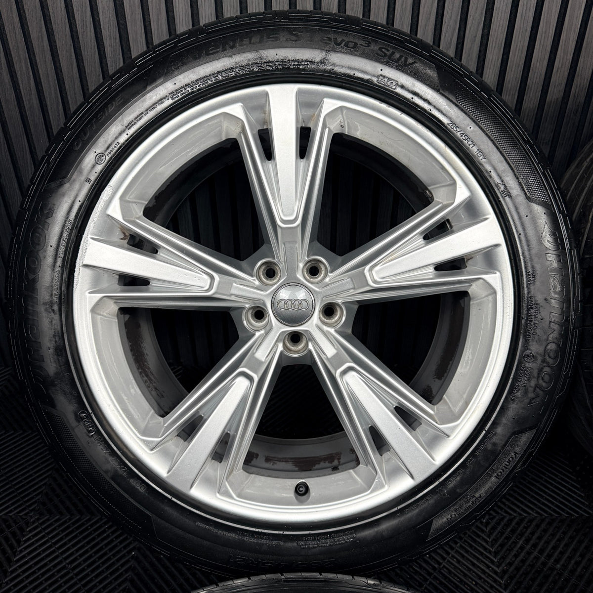 21'' Audi Q8 S Line 5 Spoke Alloy Wheels Alloys Tyres 4M8601025H Genuine