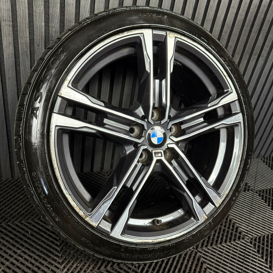 1x 18'' BMW 1 Series 819 M Sport 2 F40 F44 Alloy Wheels Tyre 8092352 Genuine OEM