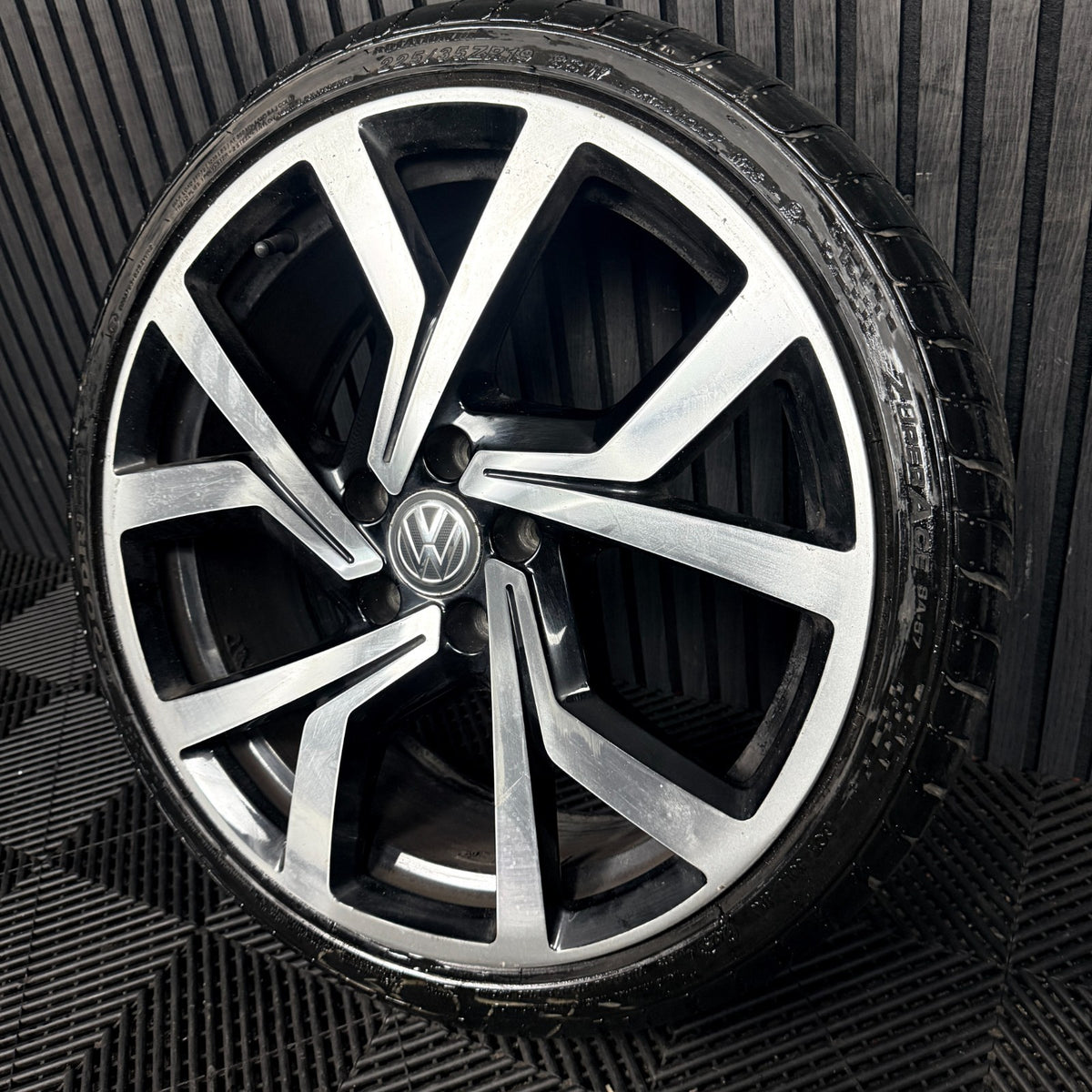 1X 19'' VW Golf Brescia Clubsport GTI MK7 Alloy Wheel Tyre 5G0601025CL Genuine