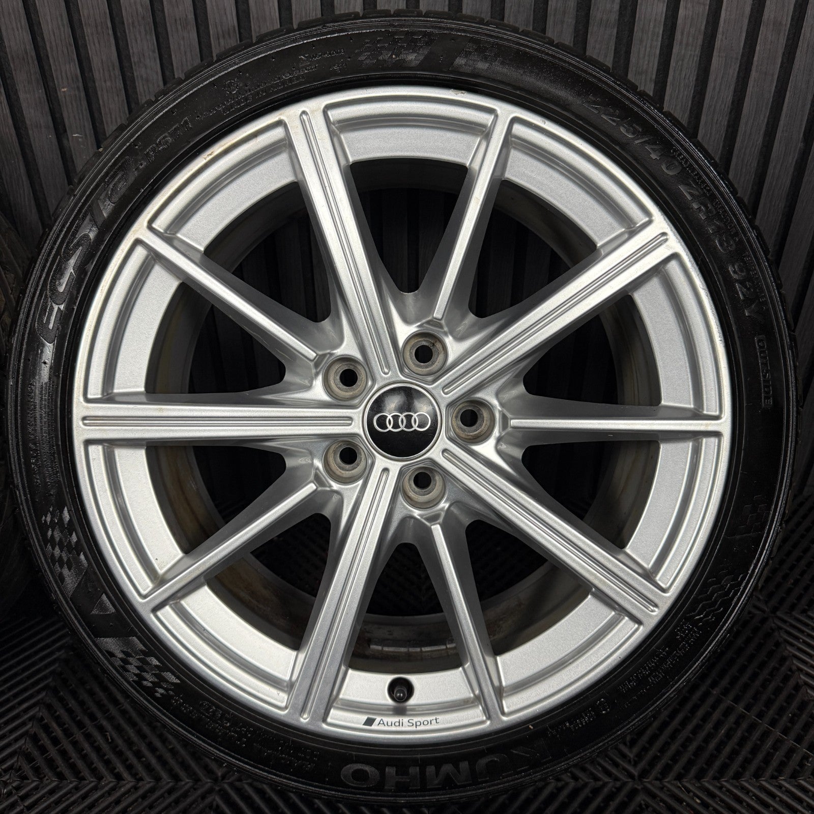 18'' GENUINE AUDI A3 S LINE SILVER S3 ALLOY WHEELS ALLOYS TYRES 8Y0601025M