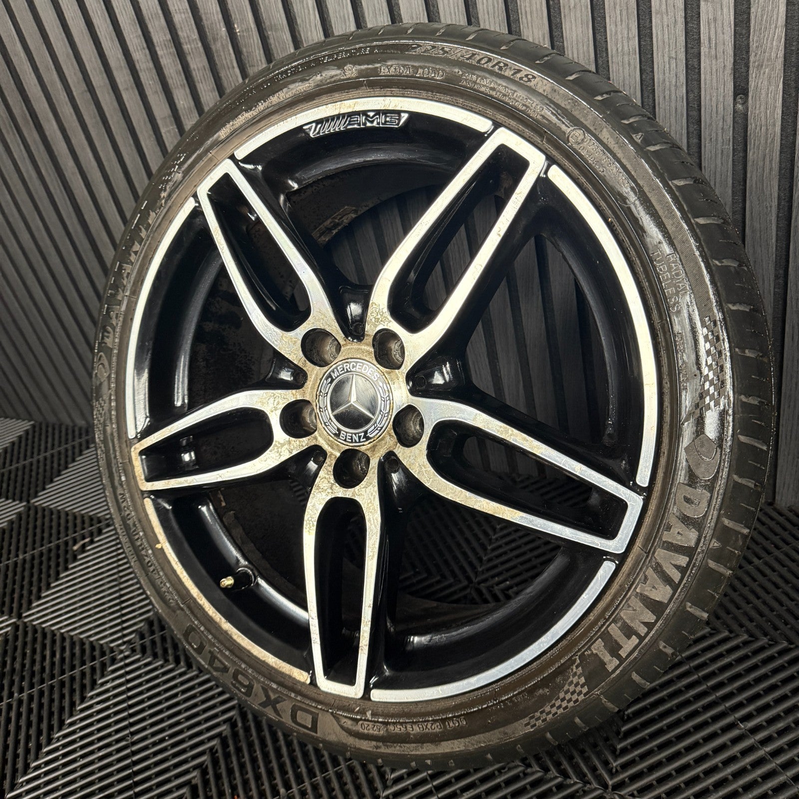 1X 18'' GENUINE AMG MERCEDES A B CLASS CLA BLACK DC ALLOY WHEEL TYRE A1764010700