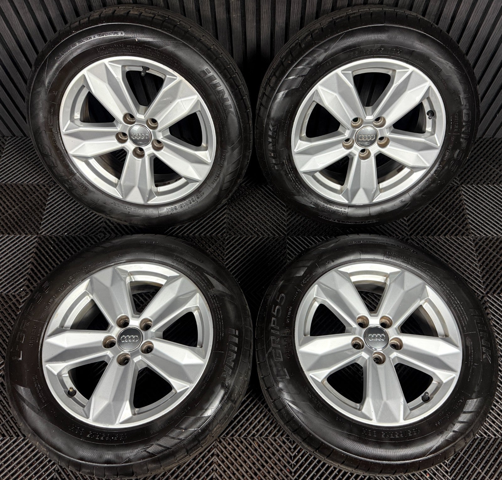 15'' GENUINE AUDI A1 5 SPOKE ALLOY WHEELS ALLOYS TYRES 82A601025
