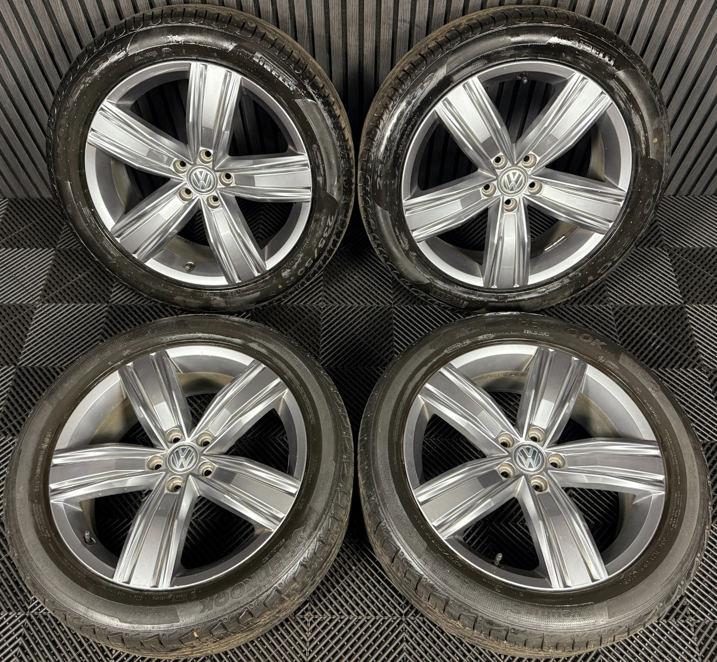 19'' GENUINE VW TIGUAN VICTORIA MK2 ALLOY WHEELS TYRES ALLOYS 5NA601025C