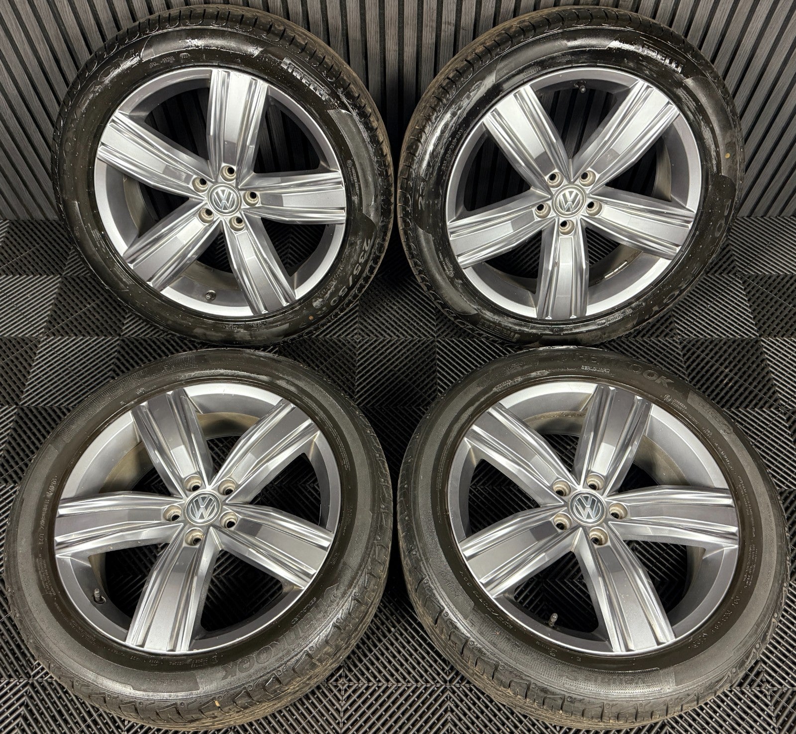 19'' GENUINE VW TIGUAN VICTORIA MK2 ALLOY WHEELS TYRES ALLOYS 5NA601025C