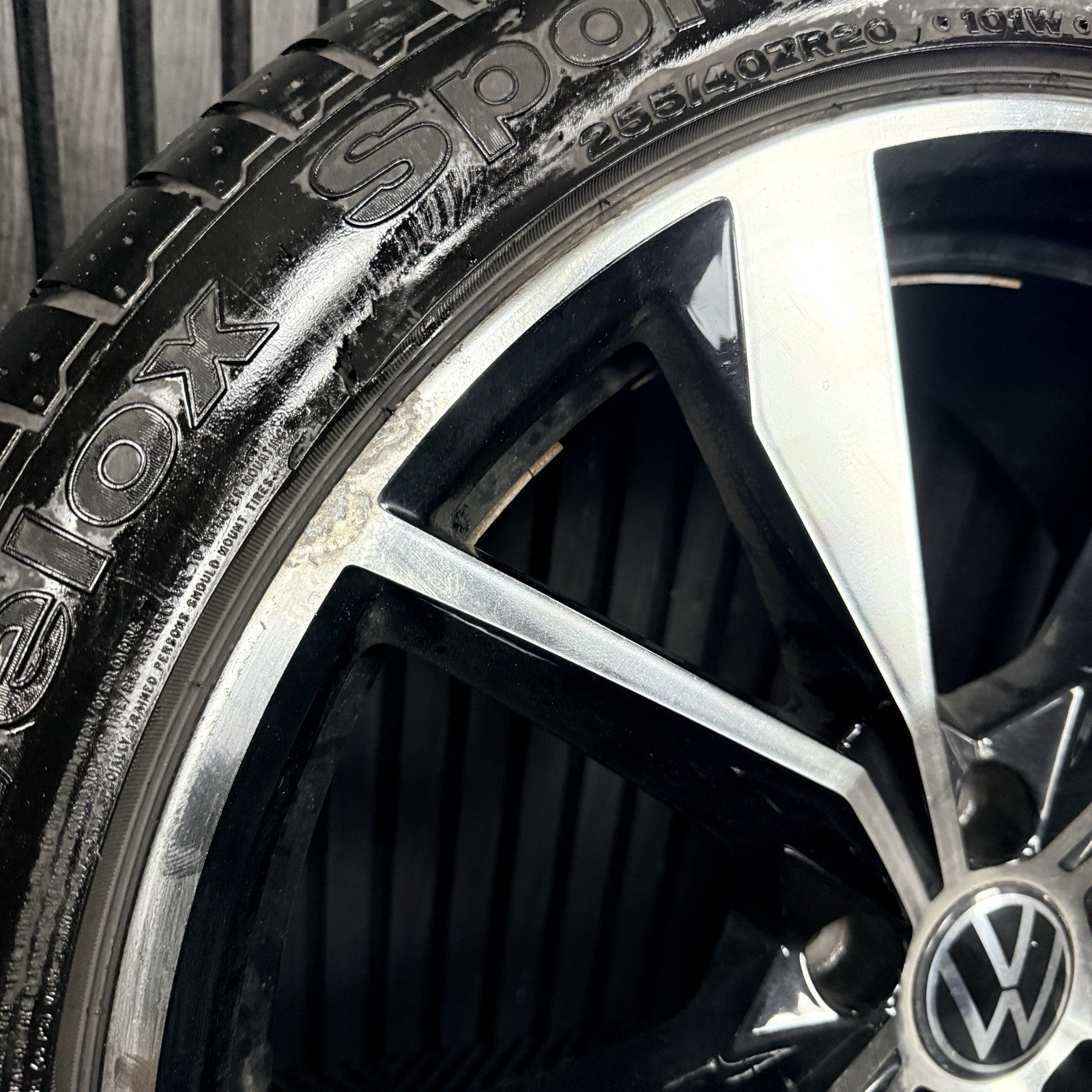 1X 20'' VW Tiguan Misano R Line 5NA601025AH Black DC Alloy Tyre Wheel Genuine
