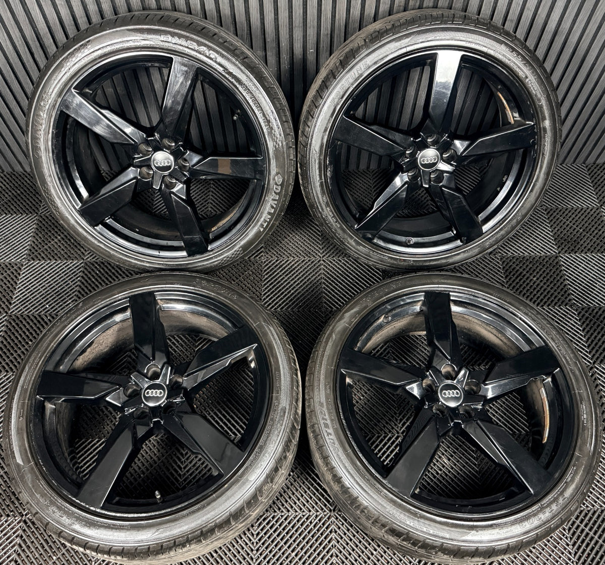 21'' Audi Q5 S Line Black SQ5 Alloy Wheels Tyres 80A601025AR Genuine