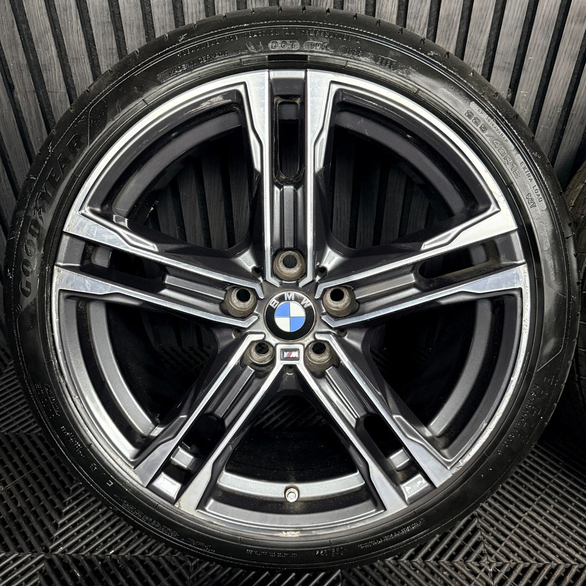 18'' BMW 1 Series 819 Grey M Sport 2 F40 F44 Alloy Wheels Tyres 8092352 Genuine