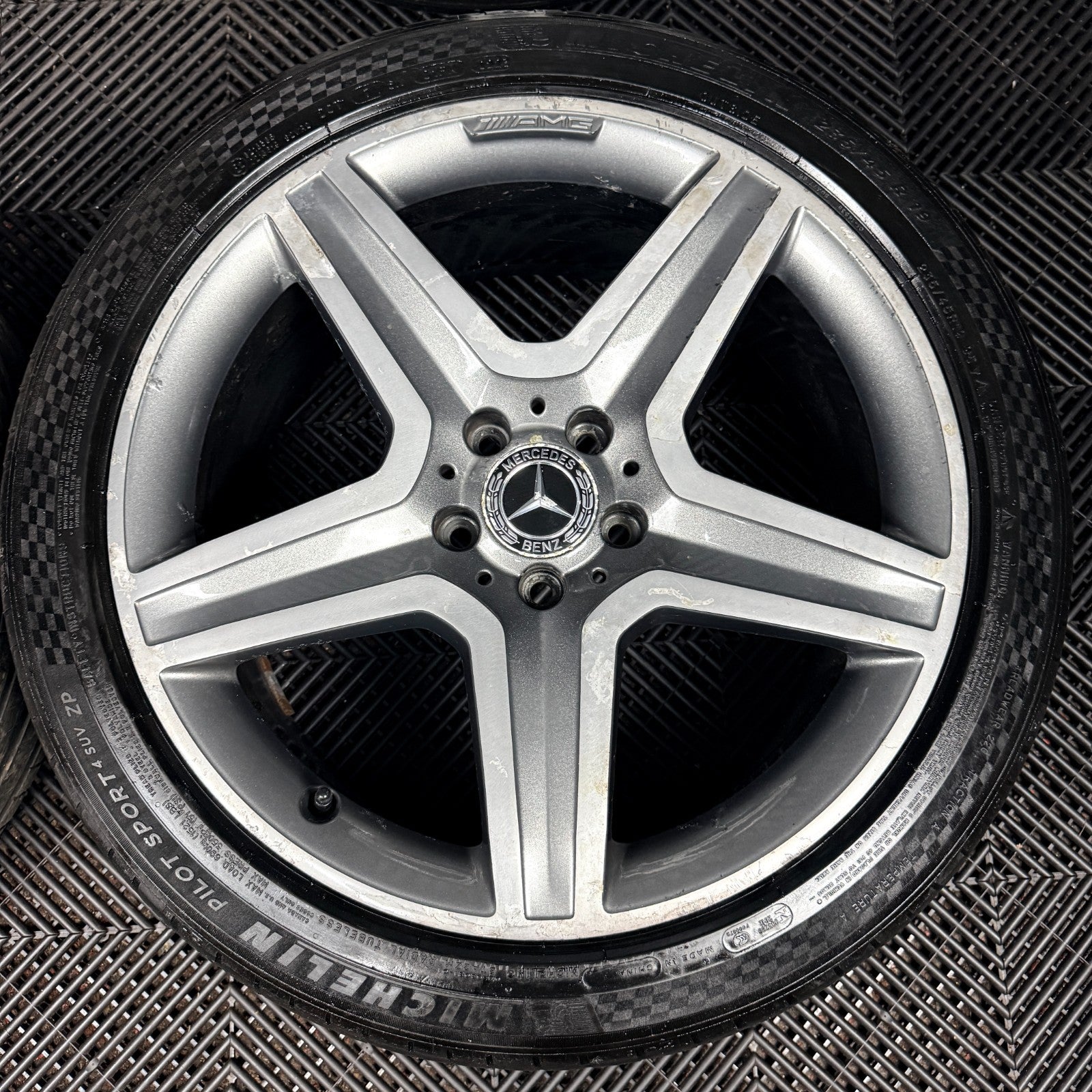 19'' AMG Mercedes GLA Silver 5 Spoke Wheels Tyres Alloys A156401600 Genuine