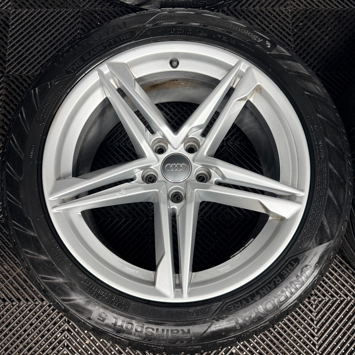 18" Audi A7 Star Spoke Silver Alloy Wheels Tyres 8W0601025DE 5x112 Genuine