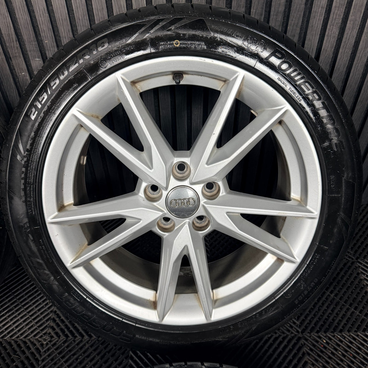 18'' Audi Q2 S Line Alloy Wheels Tyres Alloys 81A601025F Genuine