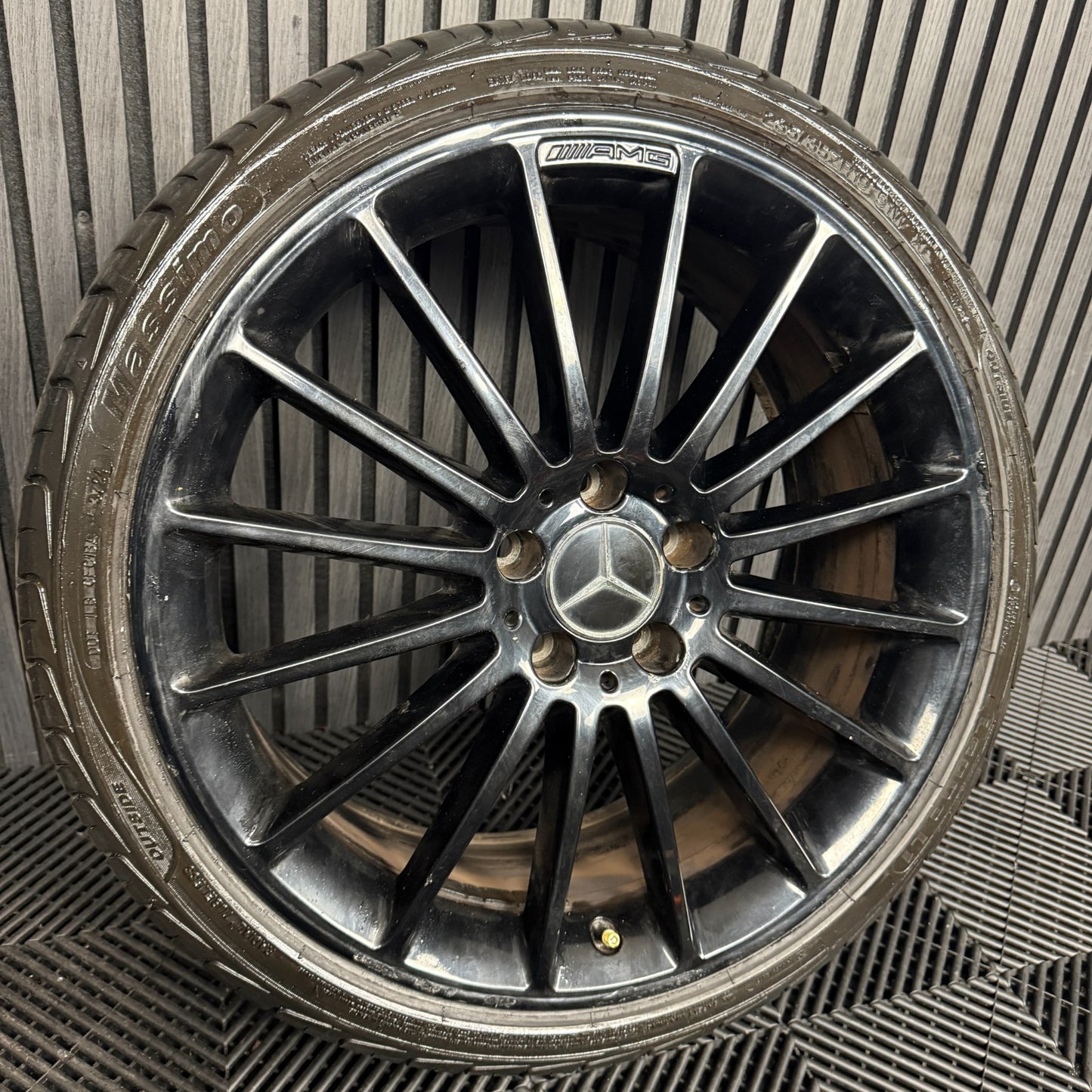 1X 19" GENUINE MERCEDES A CLASS CLA A35 BLACK ALLOY WHEEL TYRE W176 A1764010502