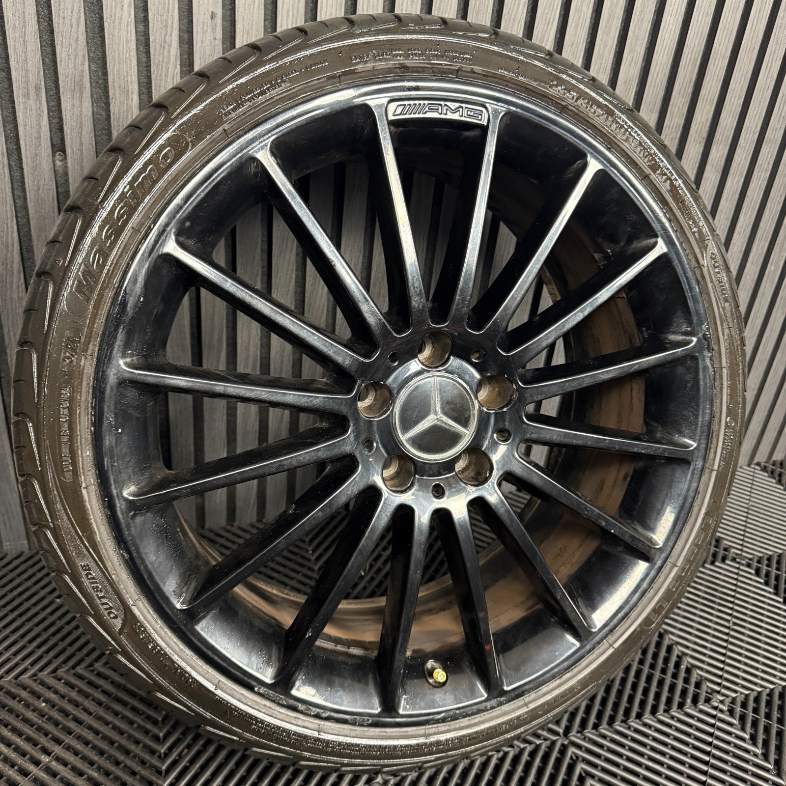1X 19" GENUINE MERCEDES A CLASS CLA A35 BLACK ALLOY WHEEL TYRE W176 A1764010502