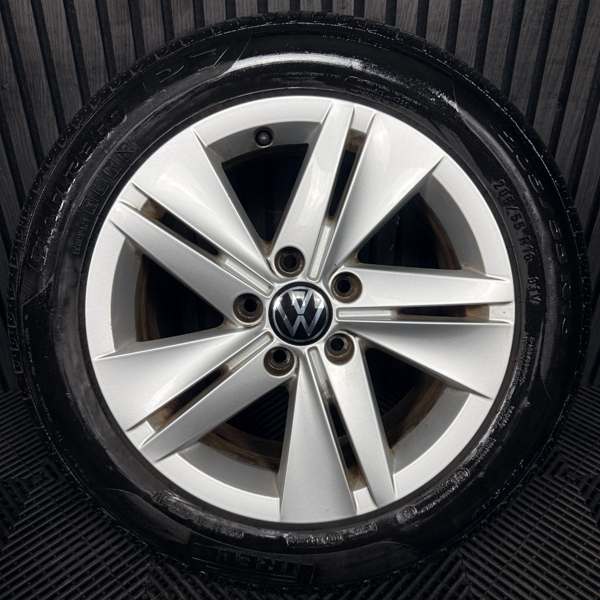 1X 16'' VW Golf MK8 Norfolk Alloy Wheel Tyre GT Single 5H0601025 Genuine