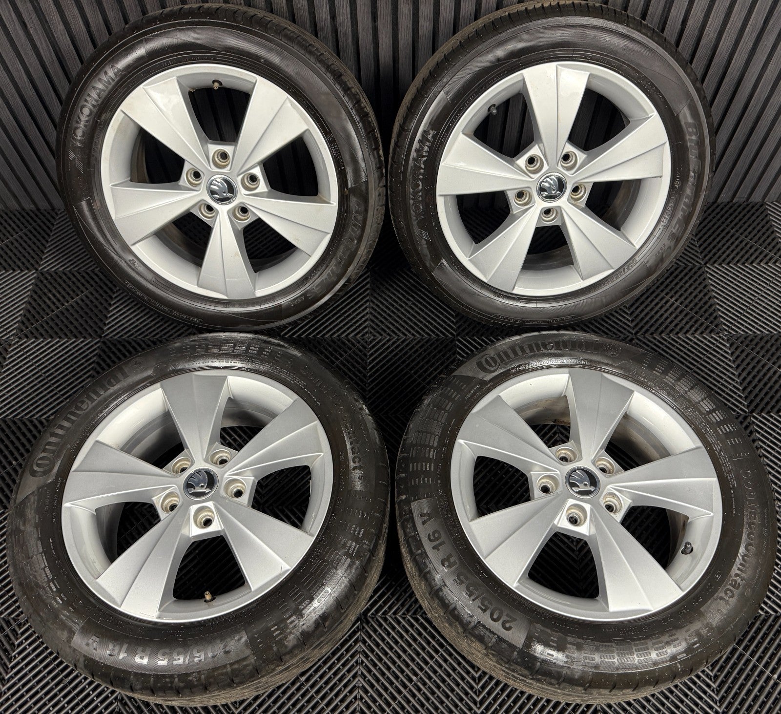 16'' GENUINE SKODA OCTAVIA MK3 5 SPOKE WHEELS TYRES ALLOYS 5E0601025BE