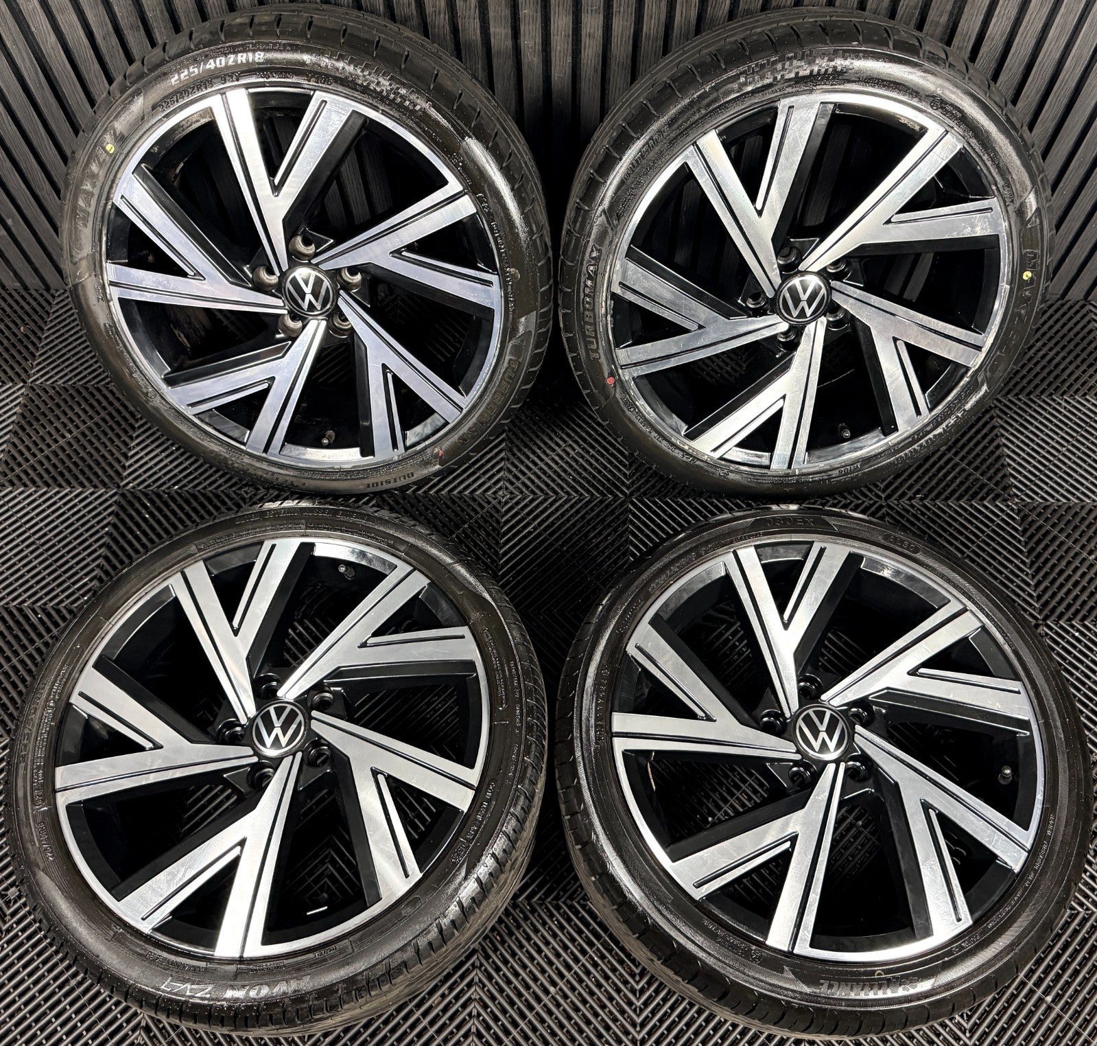 18" VW Golf GTD Mk8 R Line GT GTI Bergamo Wheels Tyres Alloys 5H0601025M Genuine