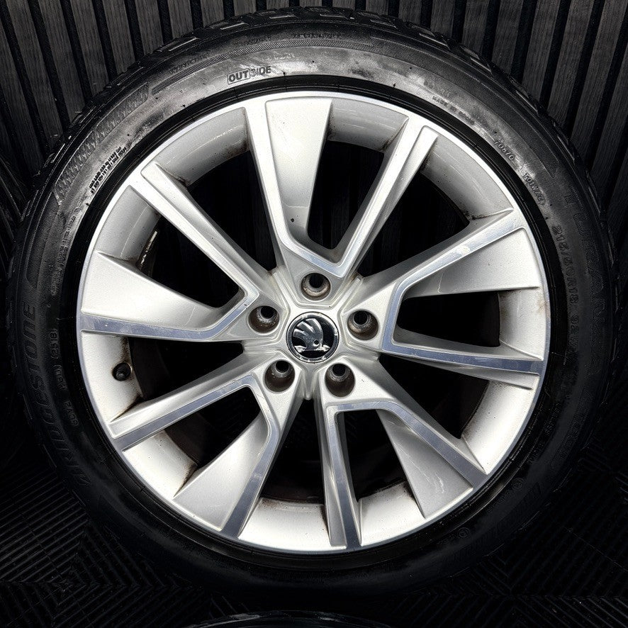 18'' Skoda Karoq Alloy Wheels Tyres Silver DC MK2 57A601025L 5X112 Genuine