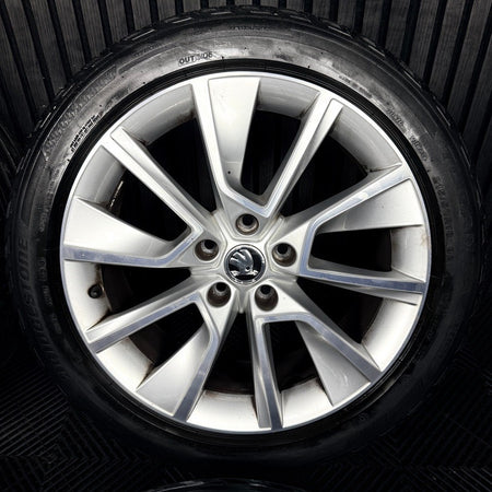 18'' Skoda Karoq Alloy Wheels Tyres Silver DC MK2 57A601025L 5X112 Genuine