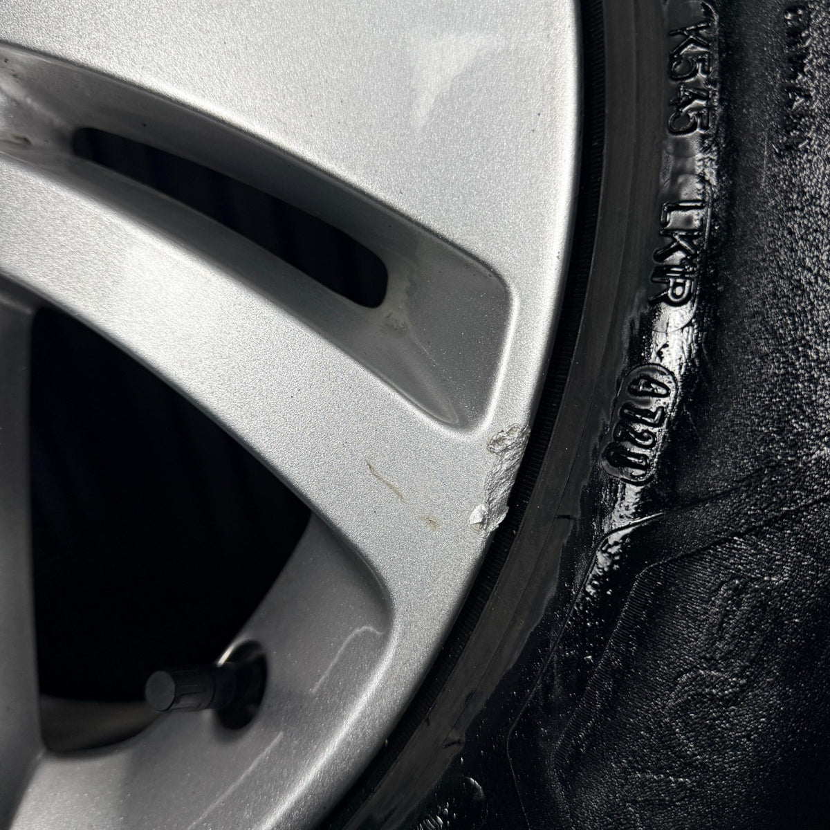 1X 18'' Land Rover Discovery Sport Evoque Alloy Wheel Tyre Genuine KBD2-1007-DA