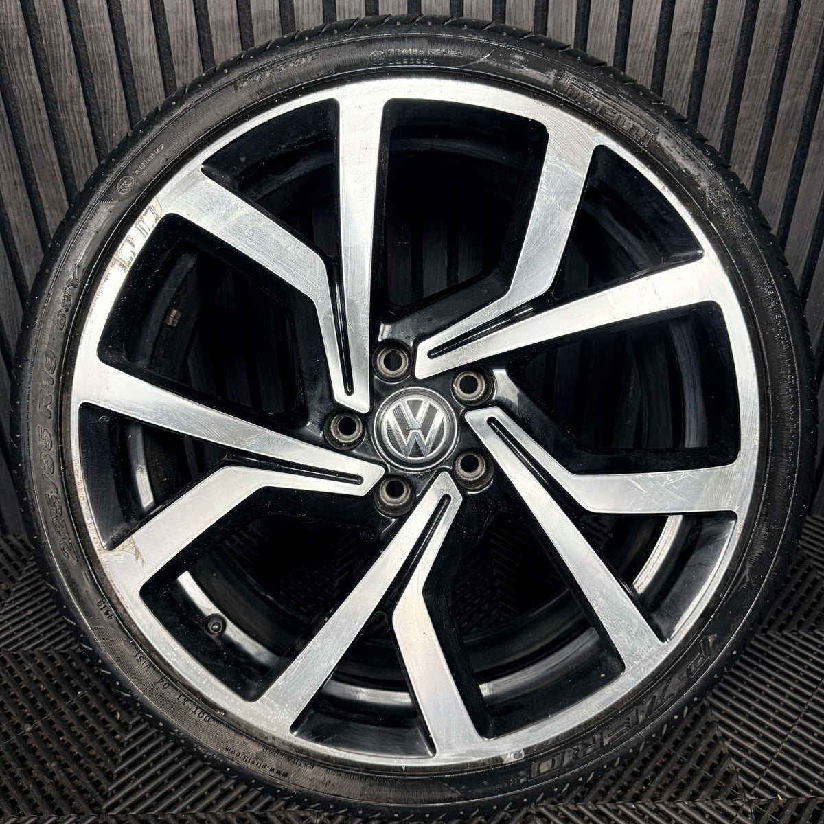 1X 19'' VW Golf Brescia Clubsport GTI MK7 Alloy Wheel Tyre 5G0601025CL Genuine