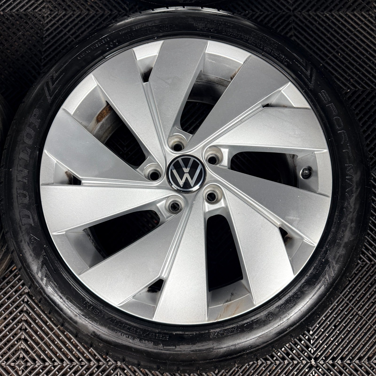 17'' VW Golf Belmont MK8 MK7 MK6 Alloy Wheels Tyres Alloys 5H0601025C Genuine