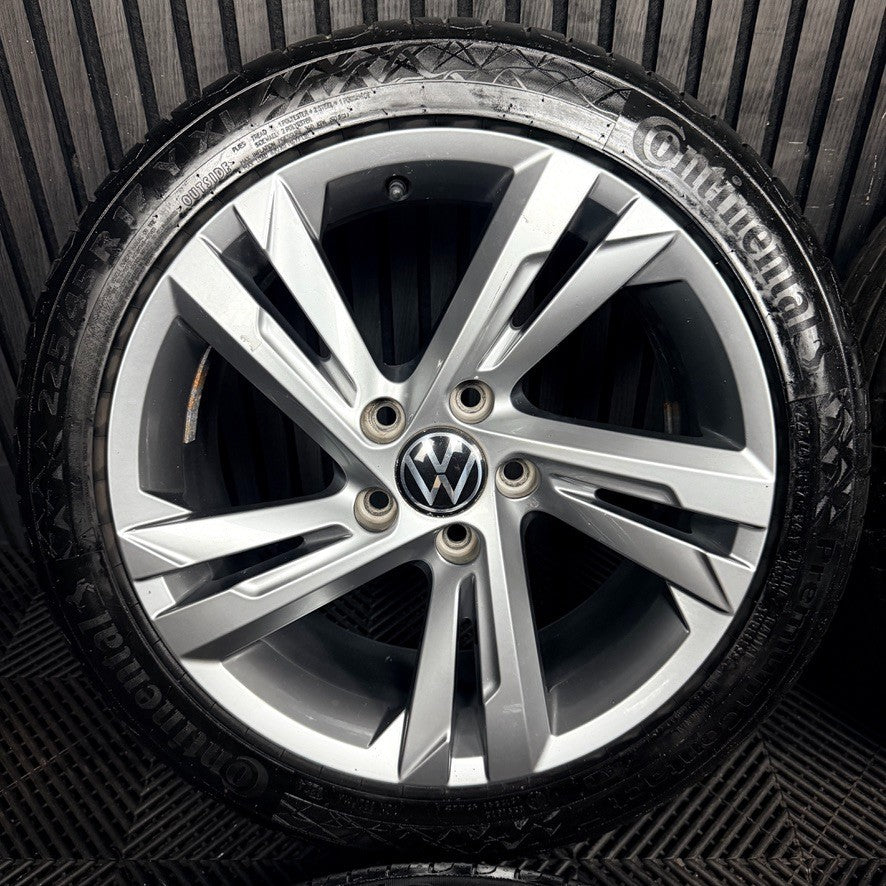 17'' VW Golf Valencia MK8 MK7 MK6 R Line Wheels Tyres Alloys 5H0601025AF Genuine
