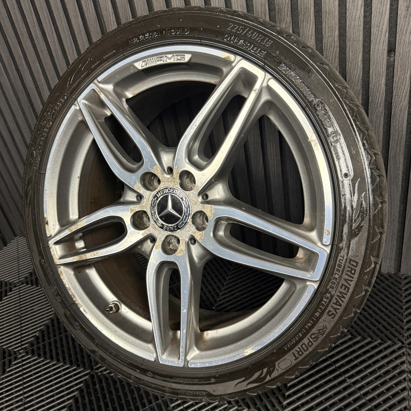 1X 18'' GENUINE AMG MERCEDES A B CLASS CLA GREY DC ALLOY WHEEL TYRE A1764010700