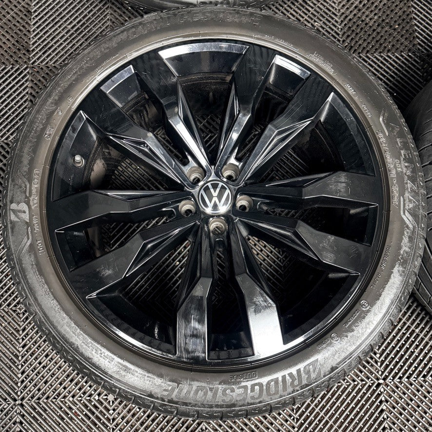 21'' VW Touareg Suzuka Black R Line Alloy Wheels Tyres Q7 760601025D Genuine