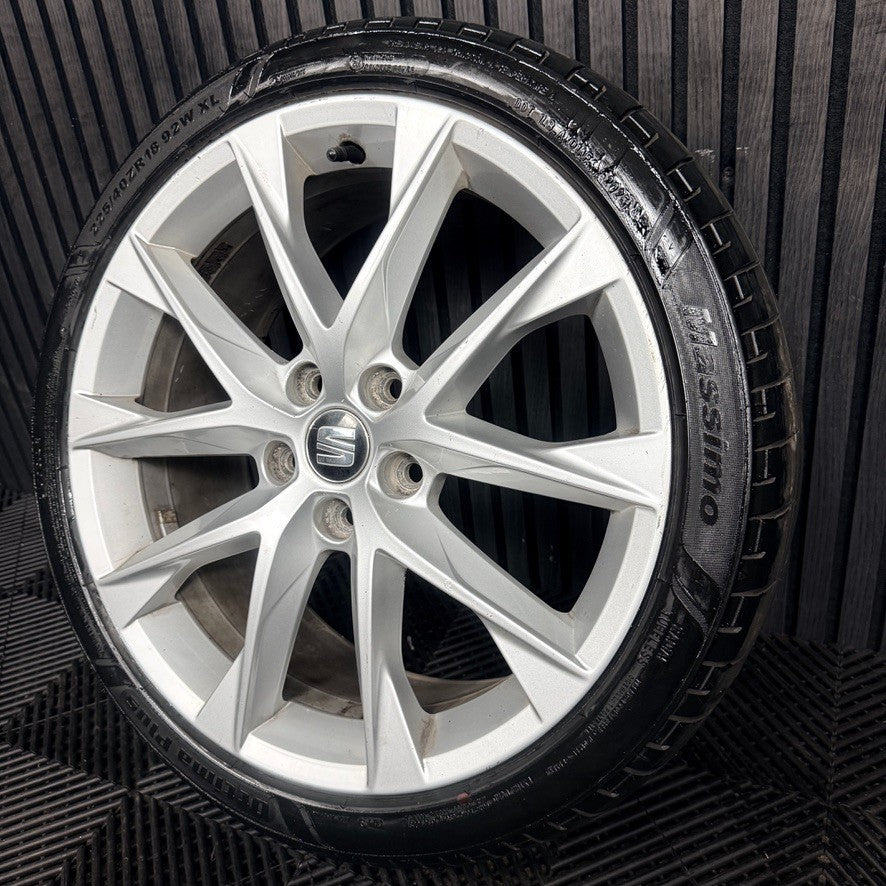 1X 18'' Seat Leon FR Performance MK3 Alloy Wheel Tyre Single Genuine 5F0601025AA