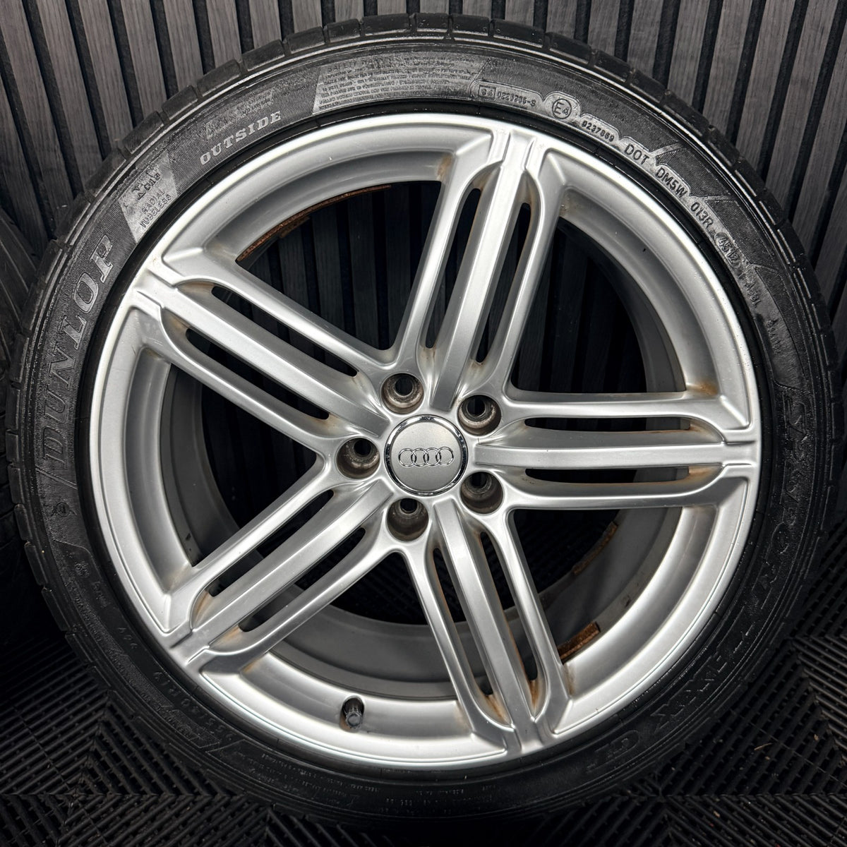 19'' Audi Q3 S Line 5 Triple Segment Wheels Tyres Alloys 8U0601025AC Genuine