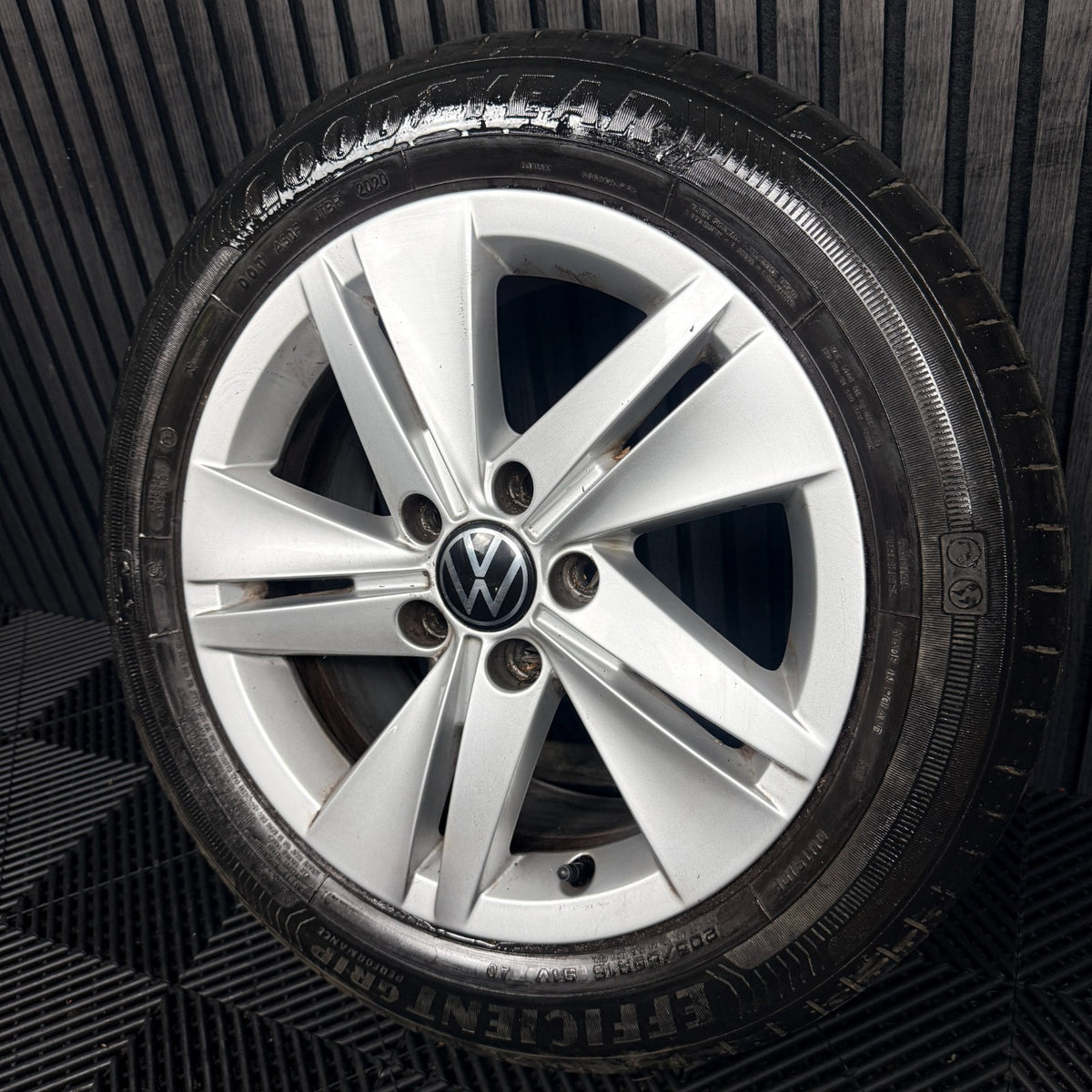 1X 16'' VW Golf MK8 Norfolk Alloy Wheel Tyre GT Single 5H0601025 Genuine