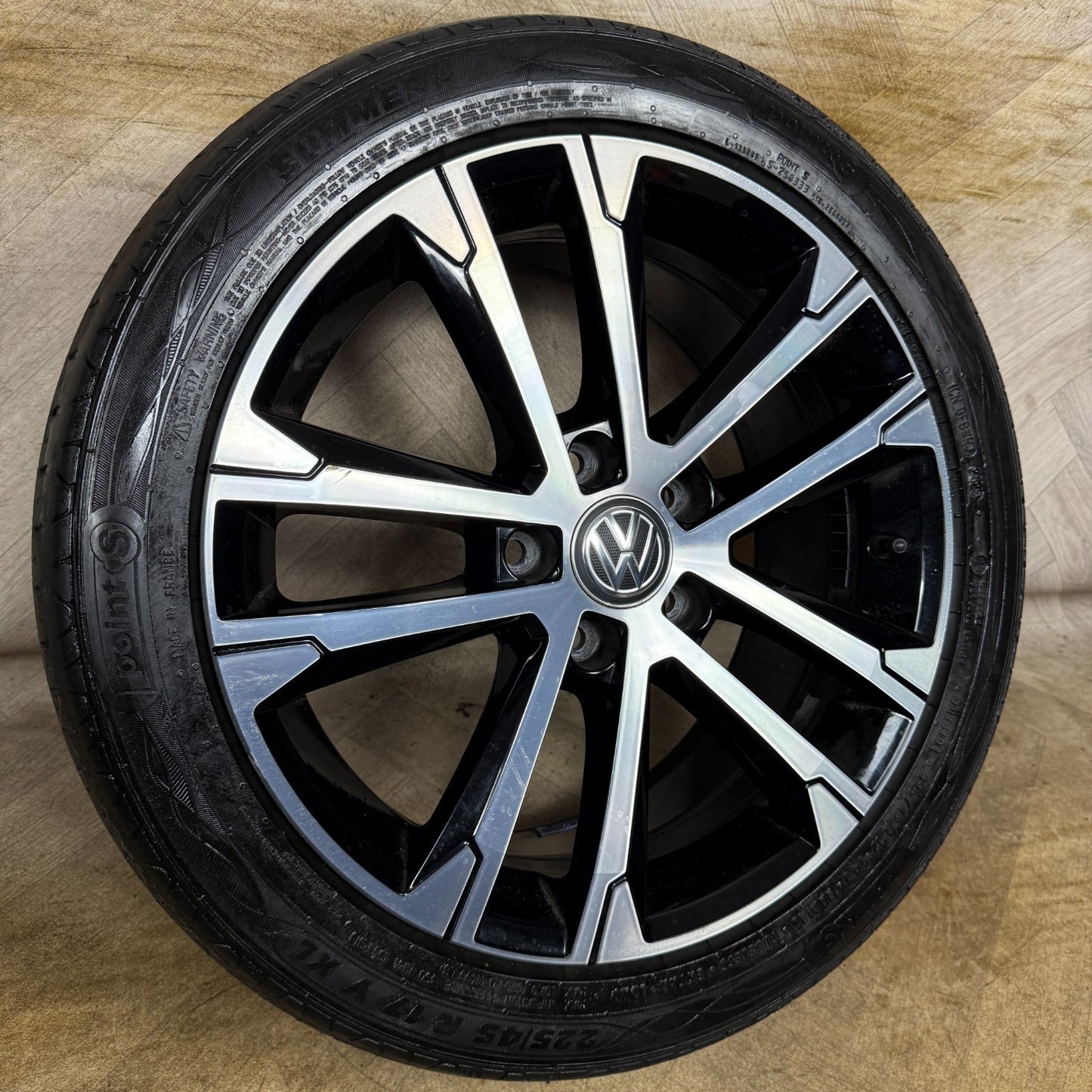 1X 17'' GENUINE VW GOLF GT SINGAPORE GTD GTI MK7 ALLOY WHEEL TYRE 5G0601025AK