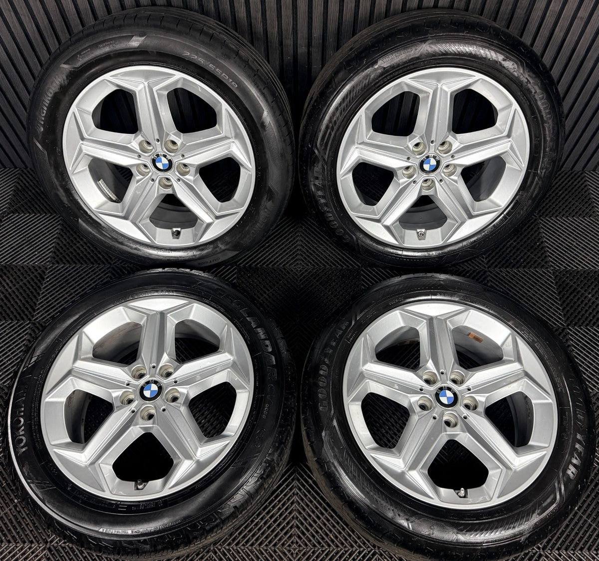 18'' Bmw X1 X2 IX1 U10 U11 865 Sport Alloy Wheels Tyres Alloys 6898039 Genuine