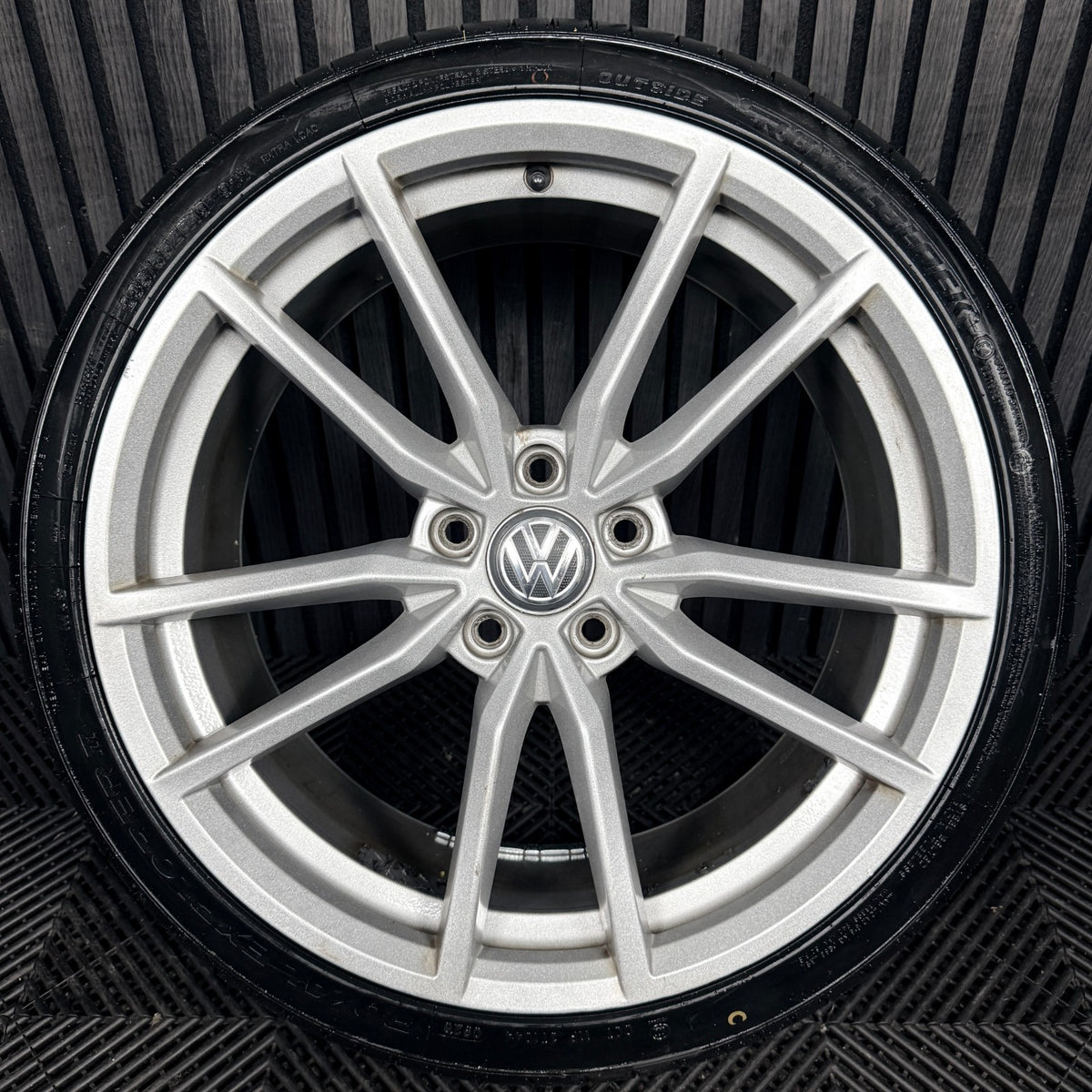 1X 19'' VW Golf R Pretoria Silver GTI MK7 Alloy Wheel Tyre 5G0601025AJ Genuine