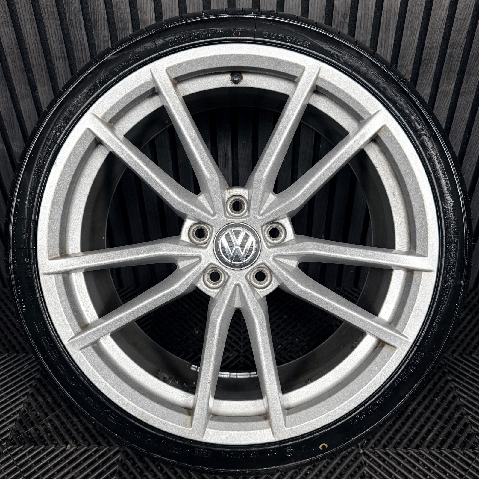1X 19'' VW Golf R Pretoria Silver GTI MK7 Alloy Wheel Tyre 5G0601025AJ Genuine