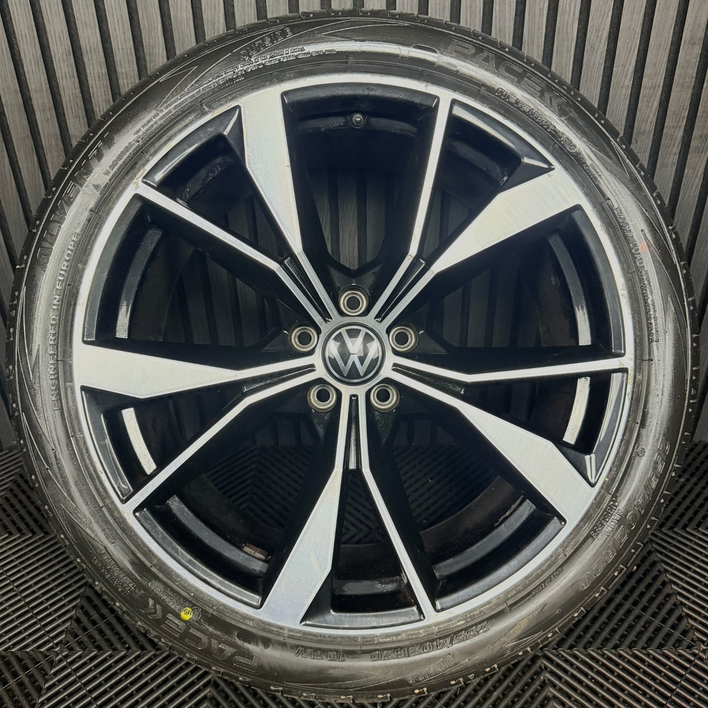 1X 20'' GENUINE VW TIGUAN MISANO R LINE 5NA601025AH DC ALLOY TYRE WHEEL SINGLE