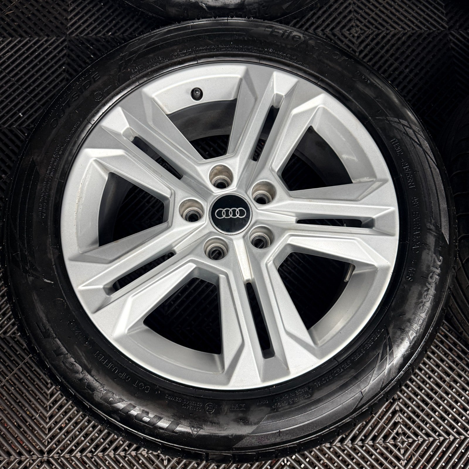 17'' Audi Q2 5 Double Spoke Alloy Wheels Tyres Alloys 81A601025AJ Genuine