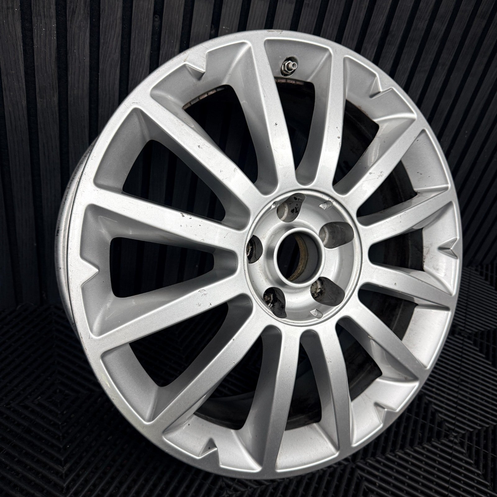 1X 18'' Maserati Ghibli Levante 670010977 Alloy Wheel Single Front Genuine