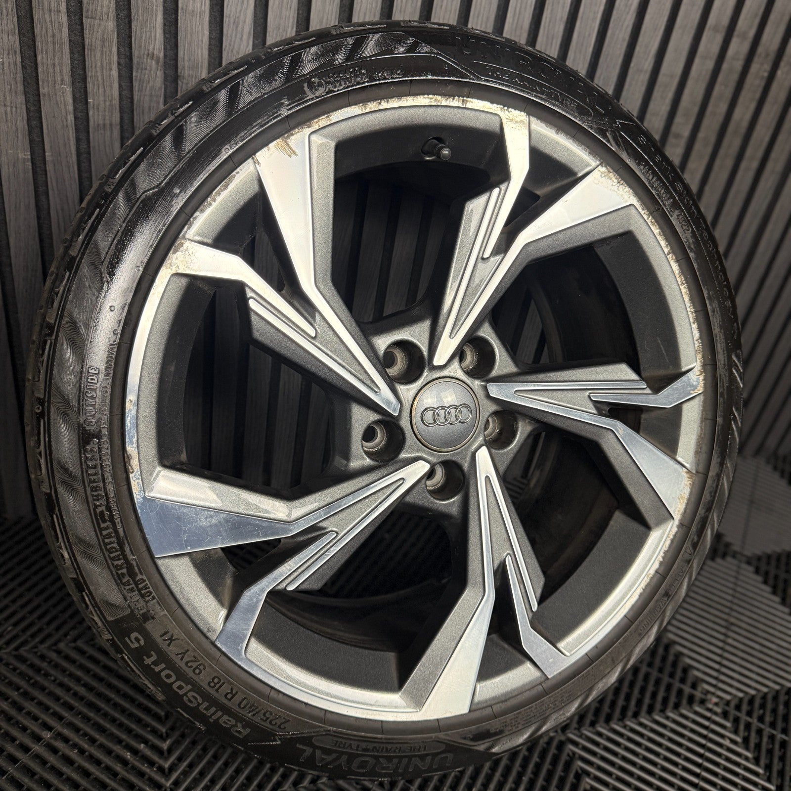 1X 18'' GENUINE AUDI A3 GREY DC ALLOY WHEEL TYRE 8Y0601025H SINGLE SPARE