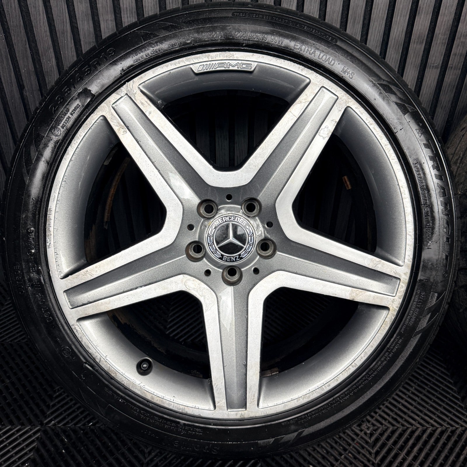 19'' AMG Mercedes GLA Silver 5 Spoke Wheels Tyres Alloys A156401600 Genuine