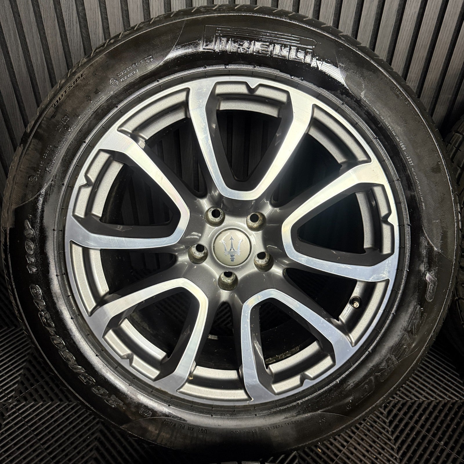 19'' GENUINE MASERATI LEVANTE D V6 ALLOY WHEELS TYRES 670044699