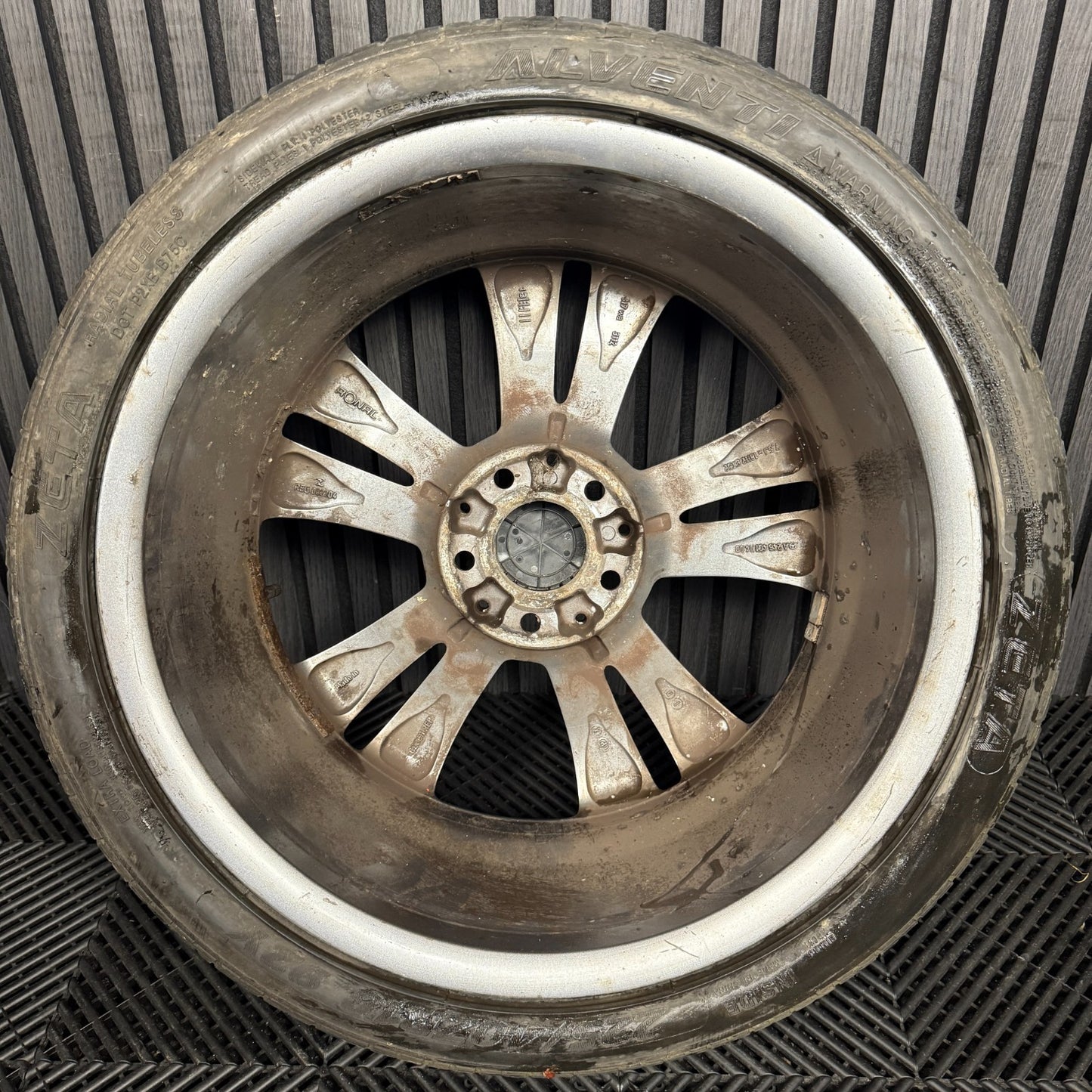 1X 18" GENUINE MERCEDES A CLASS CLA SPORT ALLOY WHEEL TYRE W176 W246 A2464010400