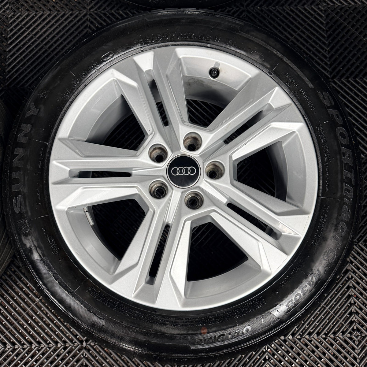 17'' Audi Q2 5 Double Spoke Alloy Wheels Tyres Alloys 81A601025AJ Genuine