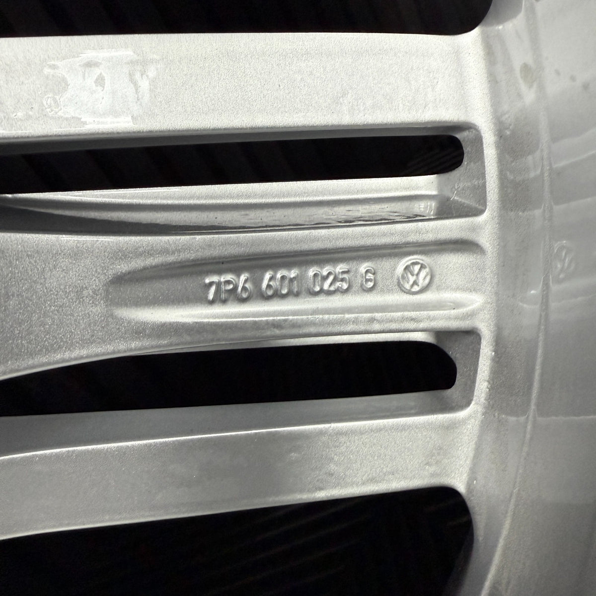 20'' GENUINE VW TOUAREG METROPOLITAN SILVER ALLOY WHEELS ALLOYS TYRES 7P6601025G